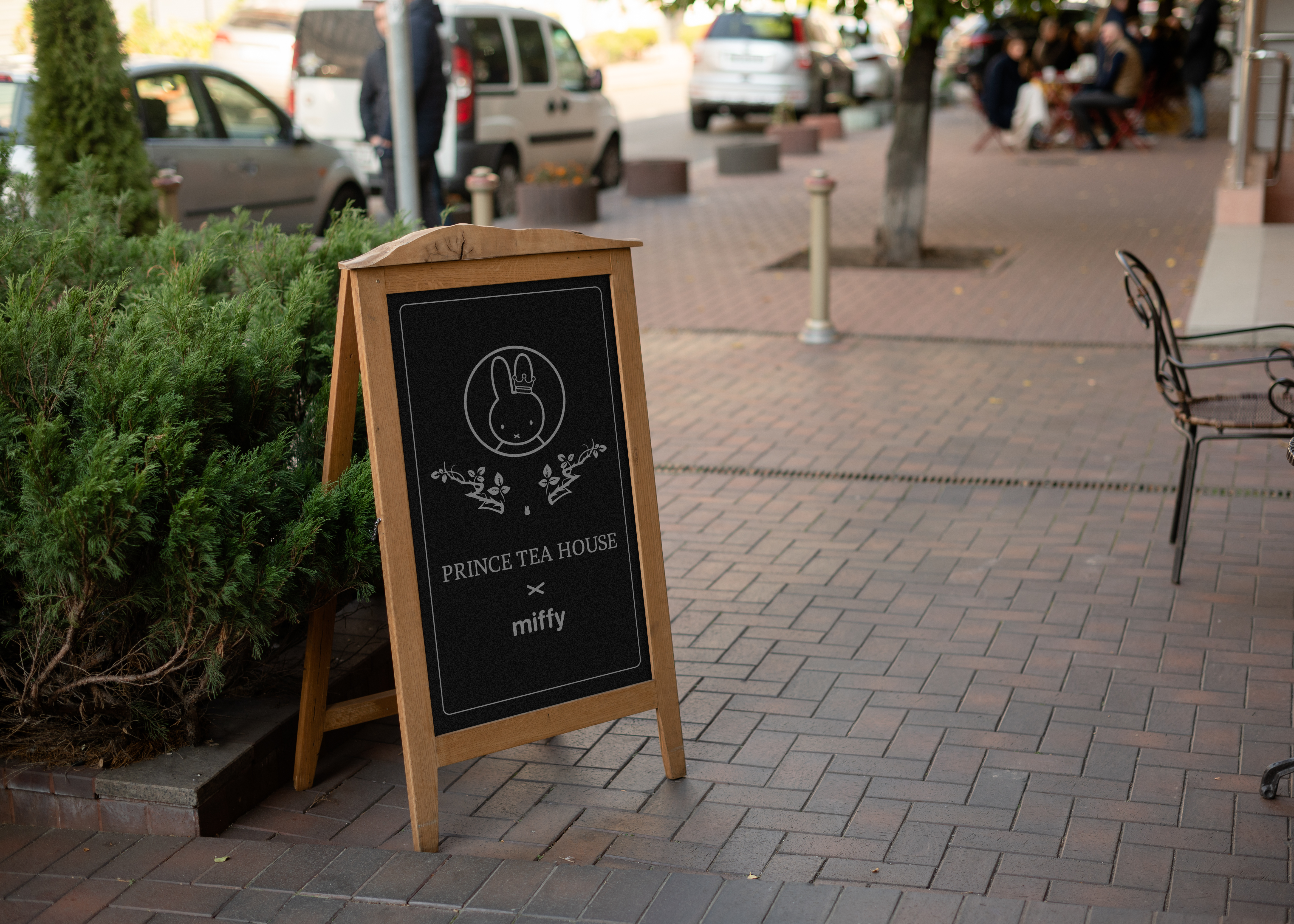 Wooden-Stand-Board-Autumn-Street-Mockup-2